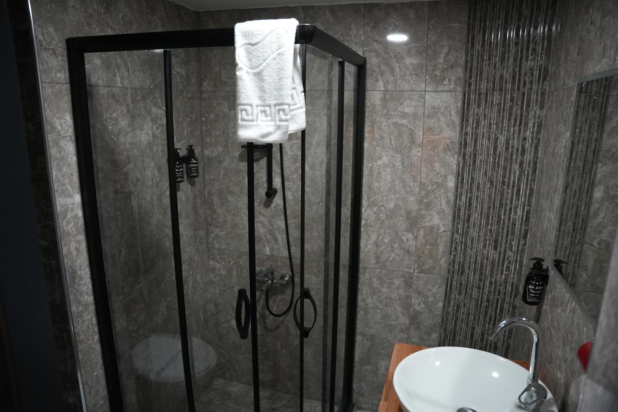 Eniza Hotel Mersin  Buitenkant foto